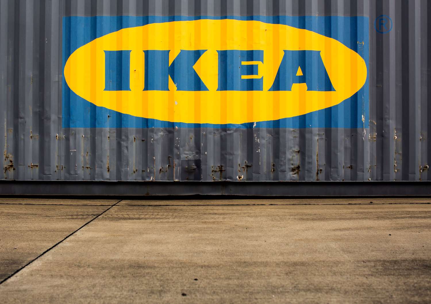 IKEA Logo an der Wand