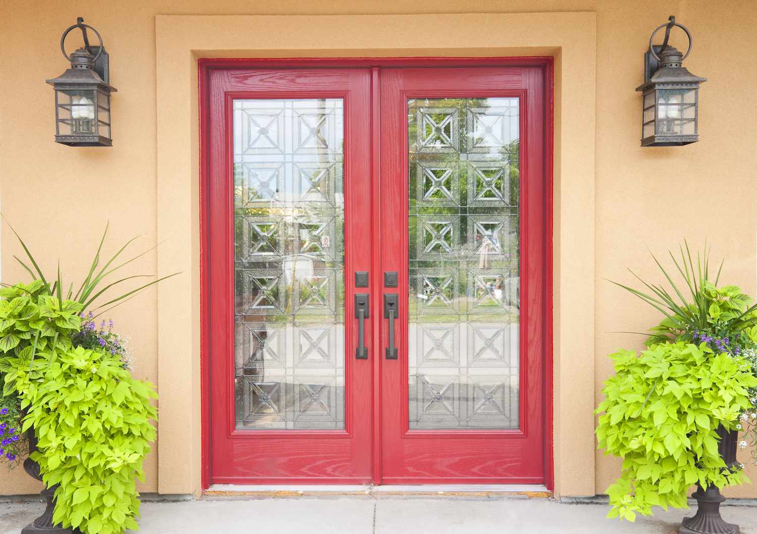 doppelte rote Türen