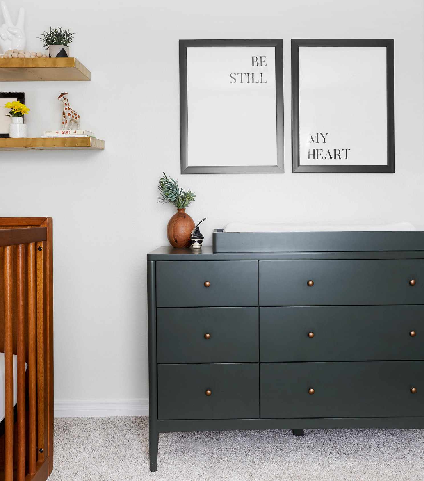 dresser avec table à langer sur le dessus