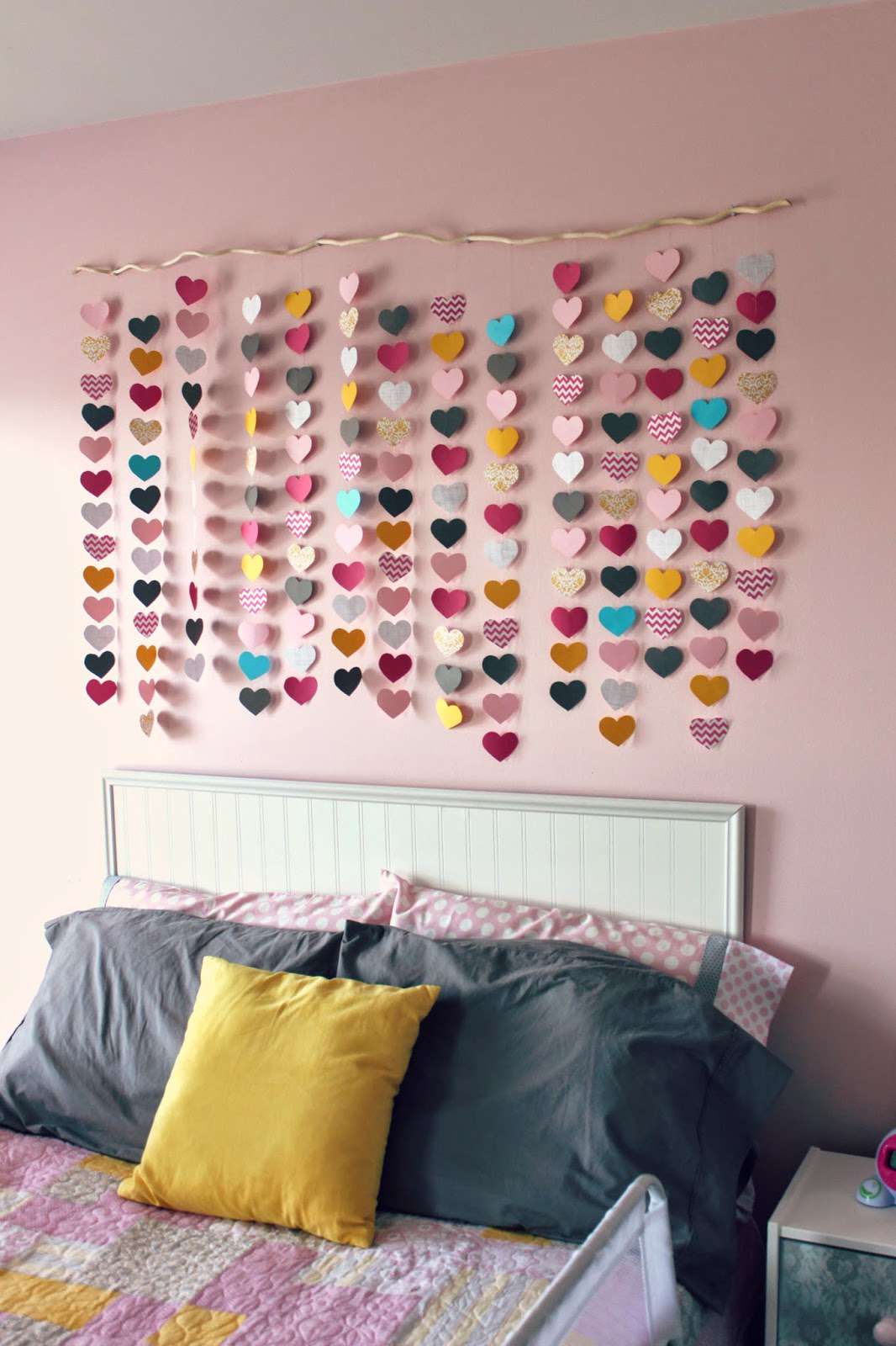 Paper punch wall art con corazones