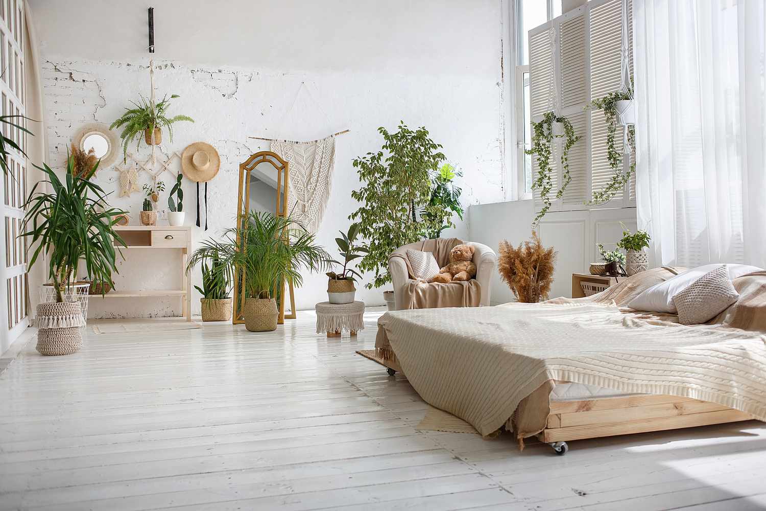 Ein Loft mit offenem Konzept im Boho-Stil