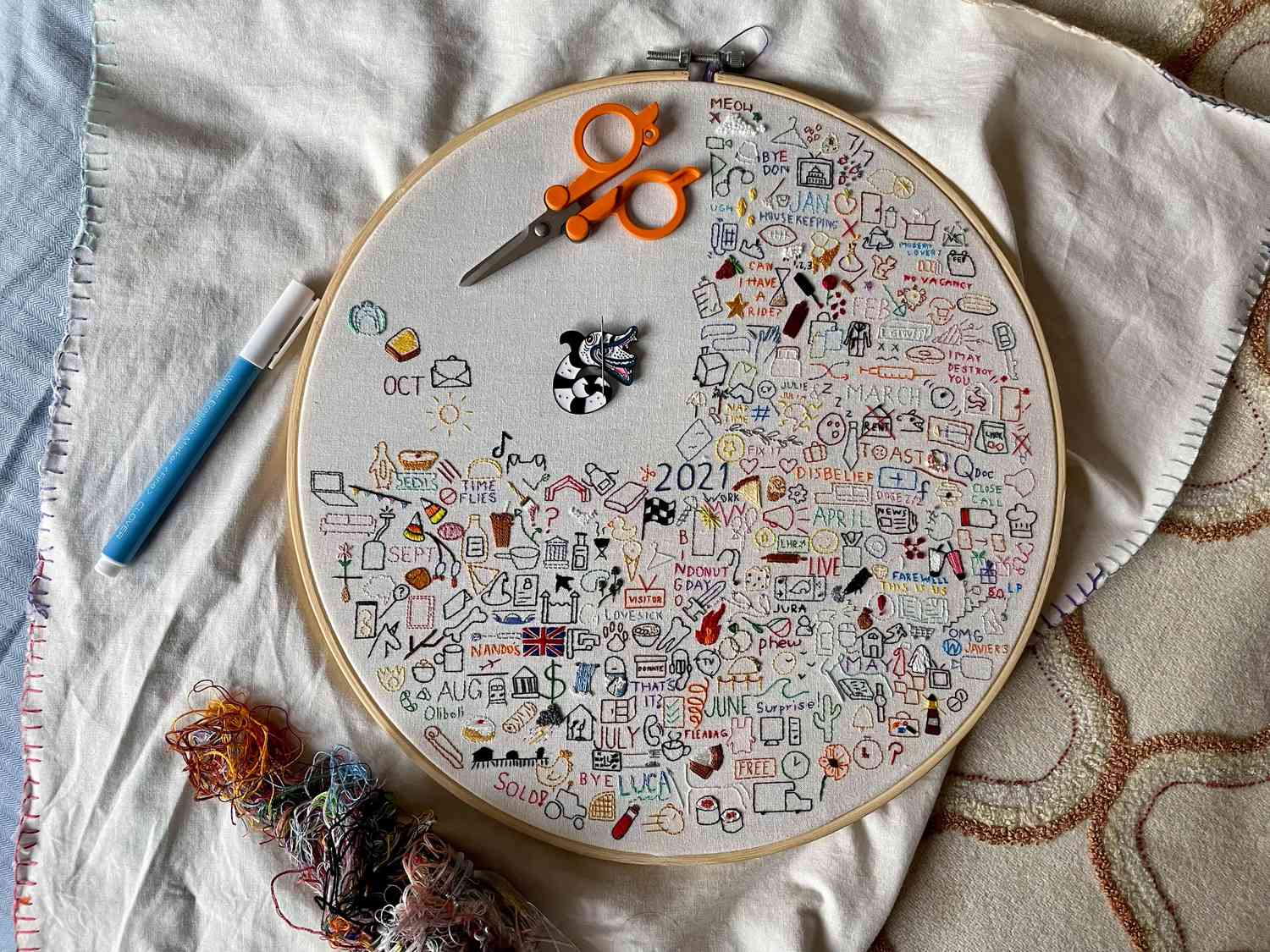 Embroidery journaling with a few months' progress (October 2021 update with scissors)