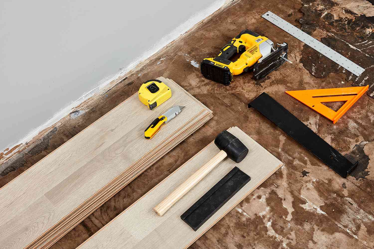 Matériaux et outils pour la pose du sous-plancher