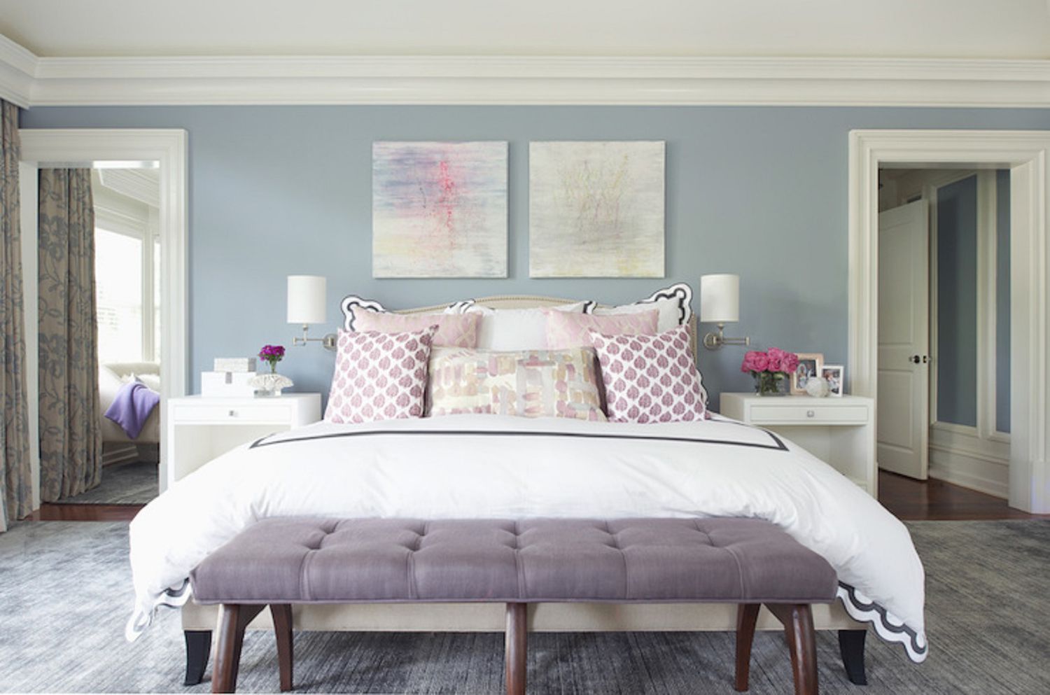 Gelassenes Schlafzimmer in Lavendel und Blau