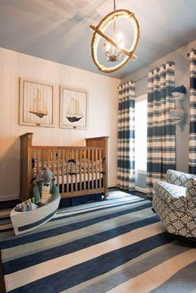 Chambre d'enfant nautique avec motif stipe.