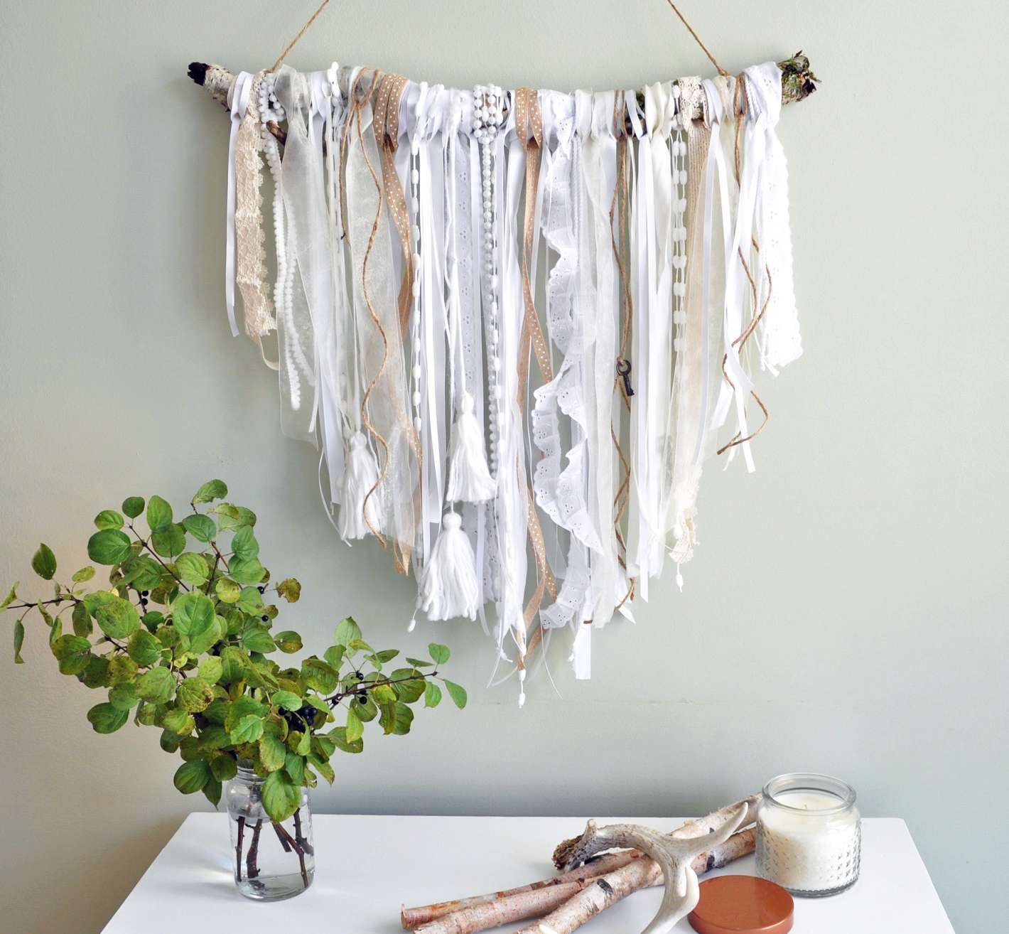 DIY Shabby Chic ribbon wall hanging