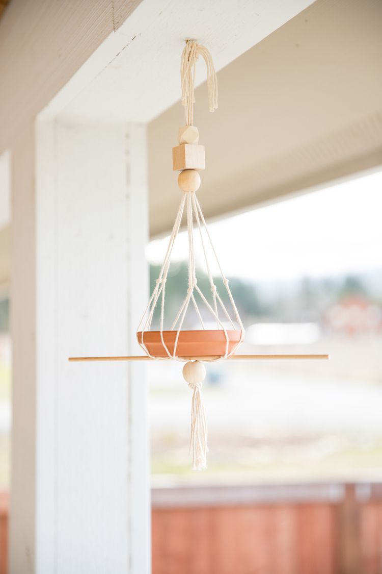 A simple bird feeder