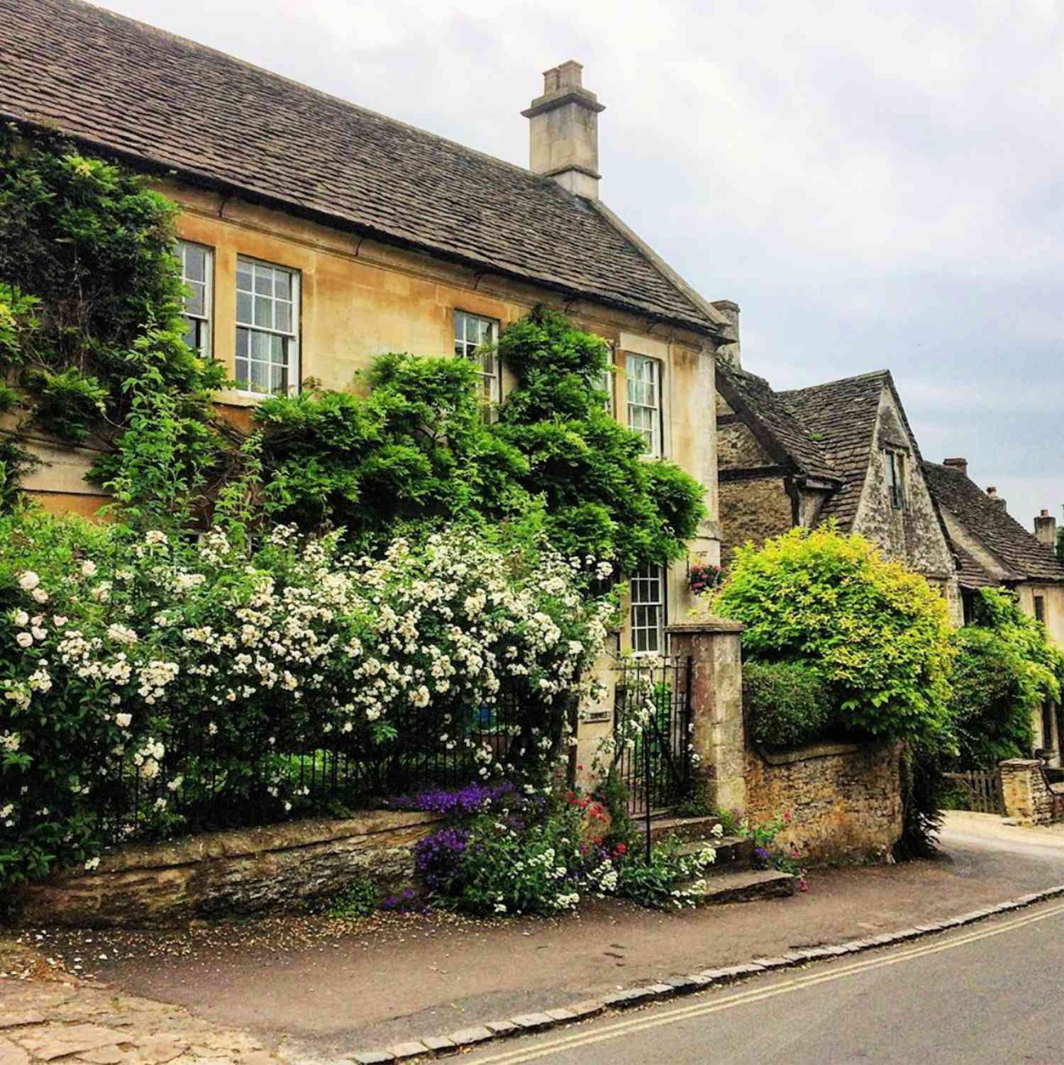 charming castle combe english cottage