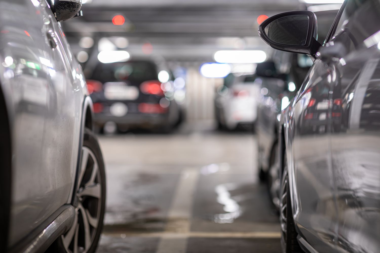 Garage souterrain ou parking moderne