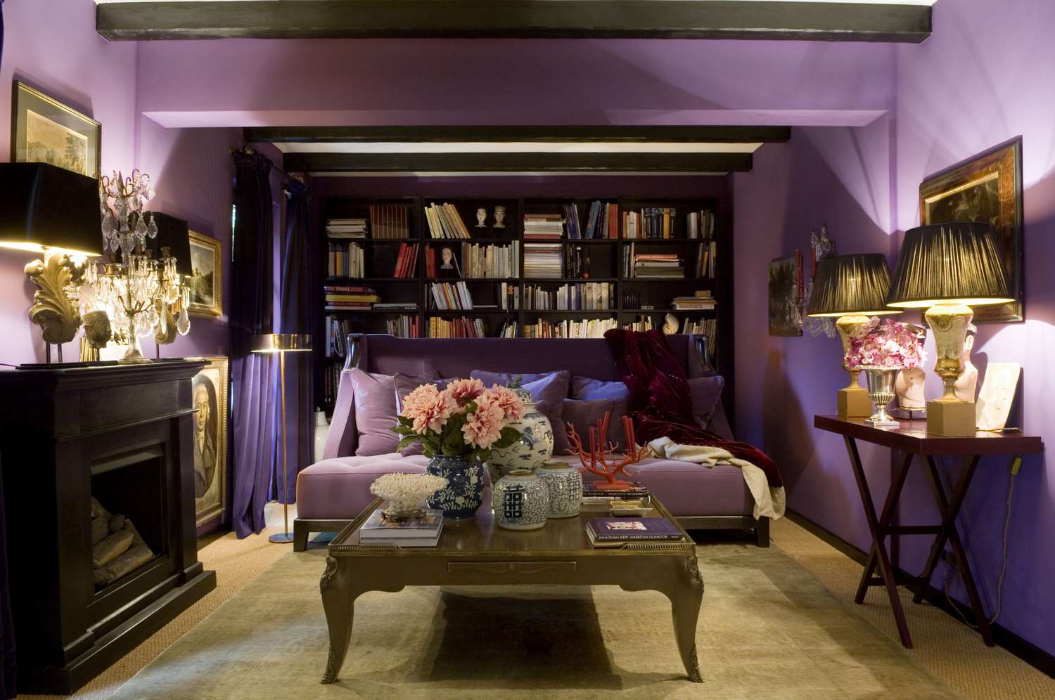 Salon noir et violet