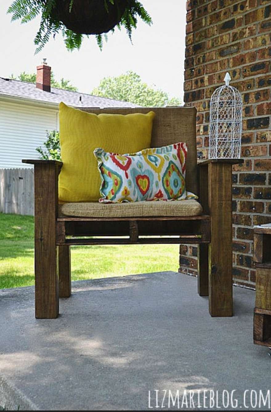 sillón de madera de palet