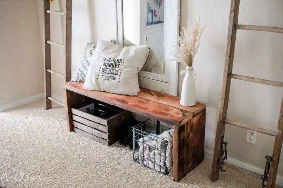 A DIY entryway bench