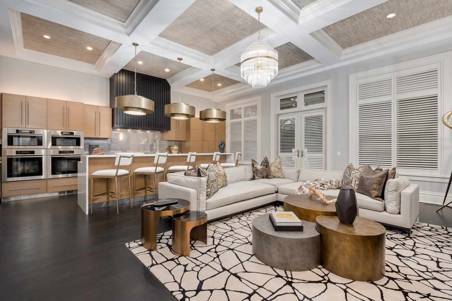 An open concept living and dining area