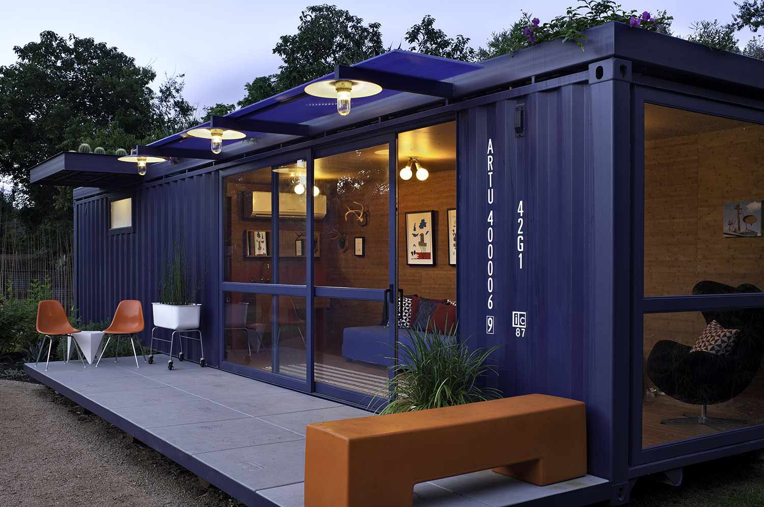 Blue Container Guest House 