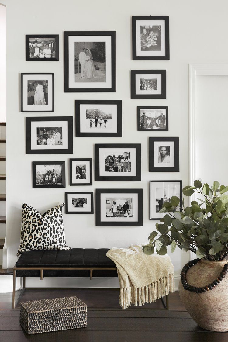 Fotos en blanco y negro en marcos de diferentes tamaños
