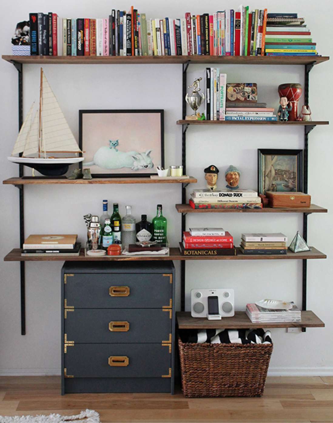 diy wall-mounted bookshelves
