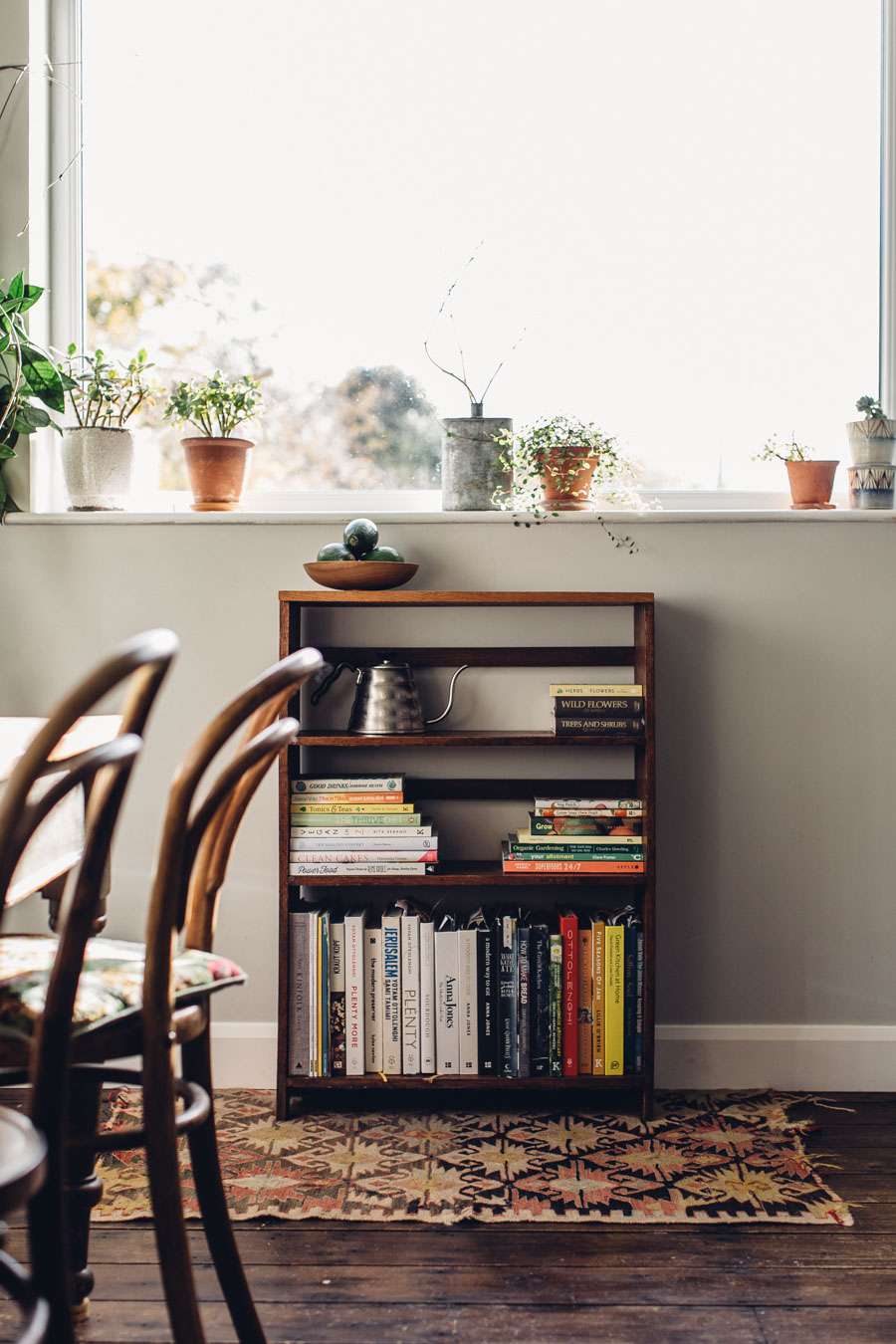 bibliothèque en bois de récupération