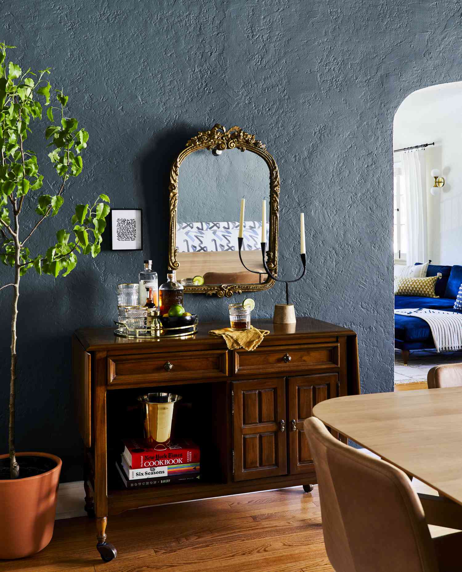 navy blue accent wall