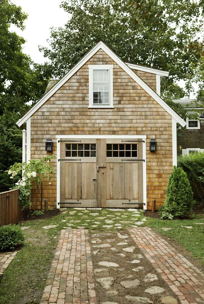 cottage like detached garage