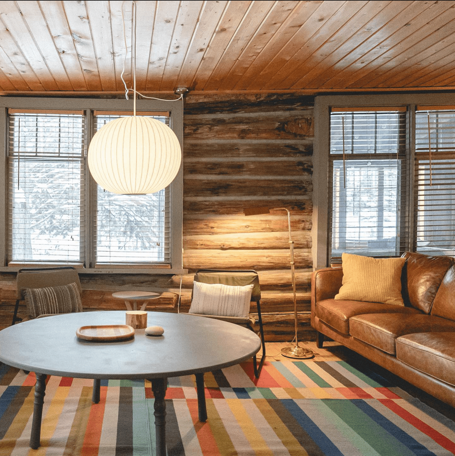 Modern cabin with statement rug