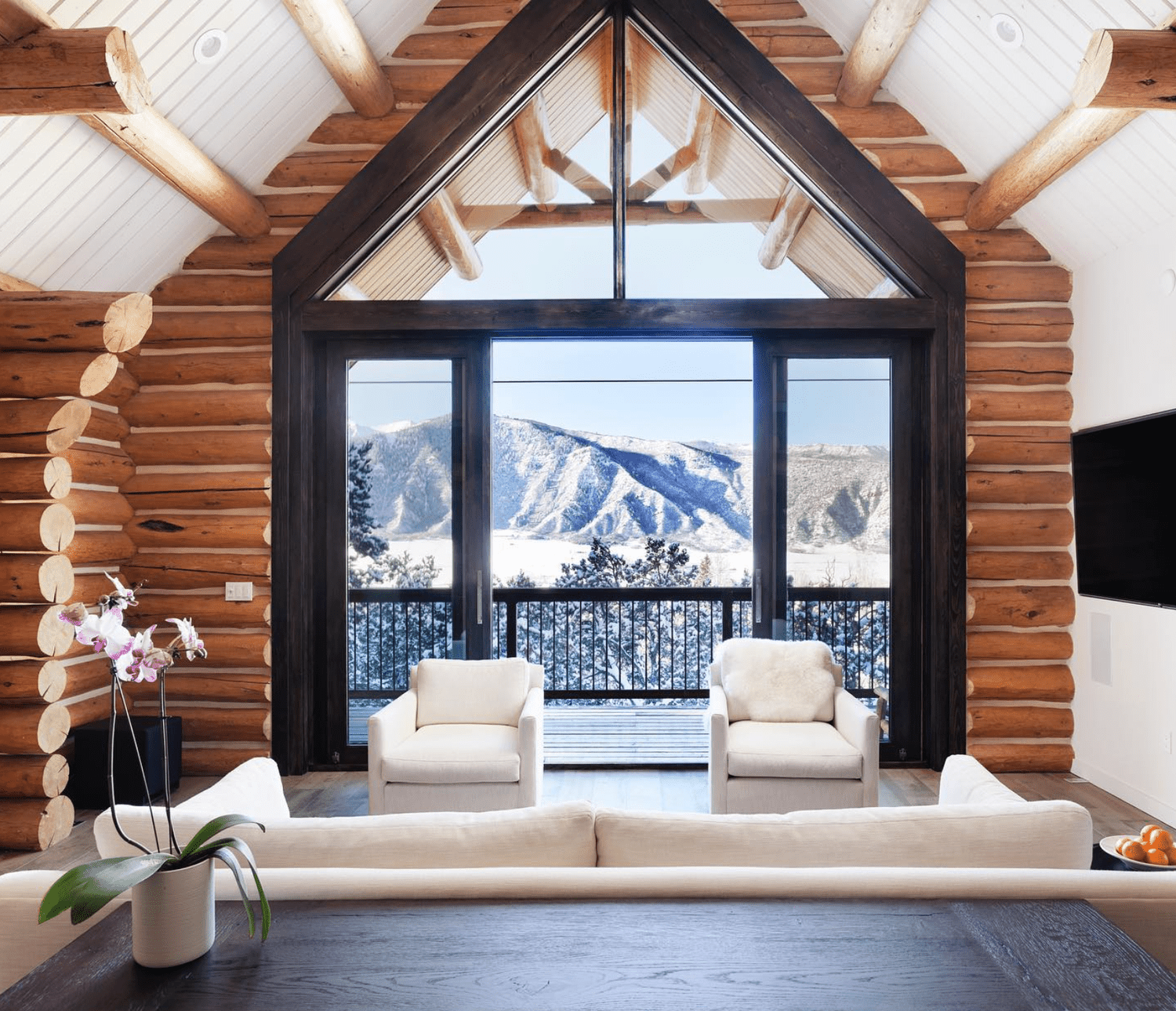 vue de la montagne dans une cabane 