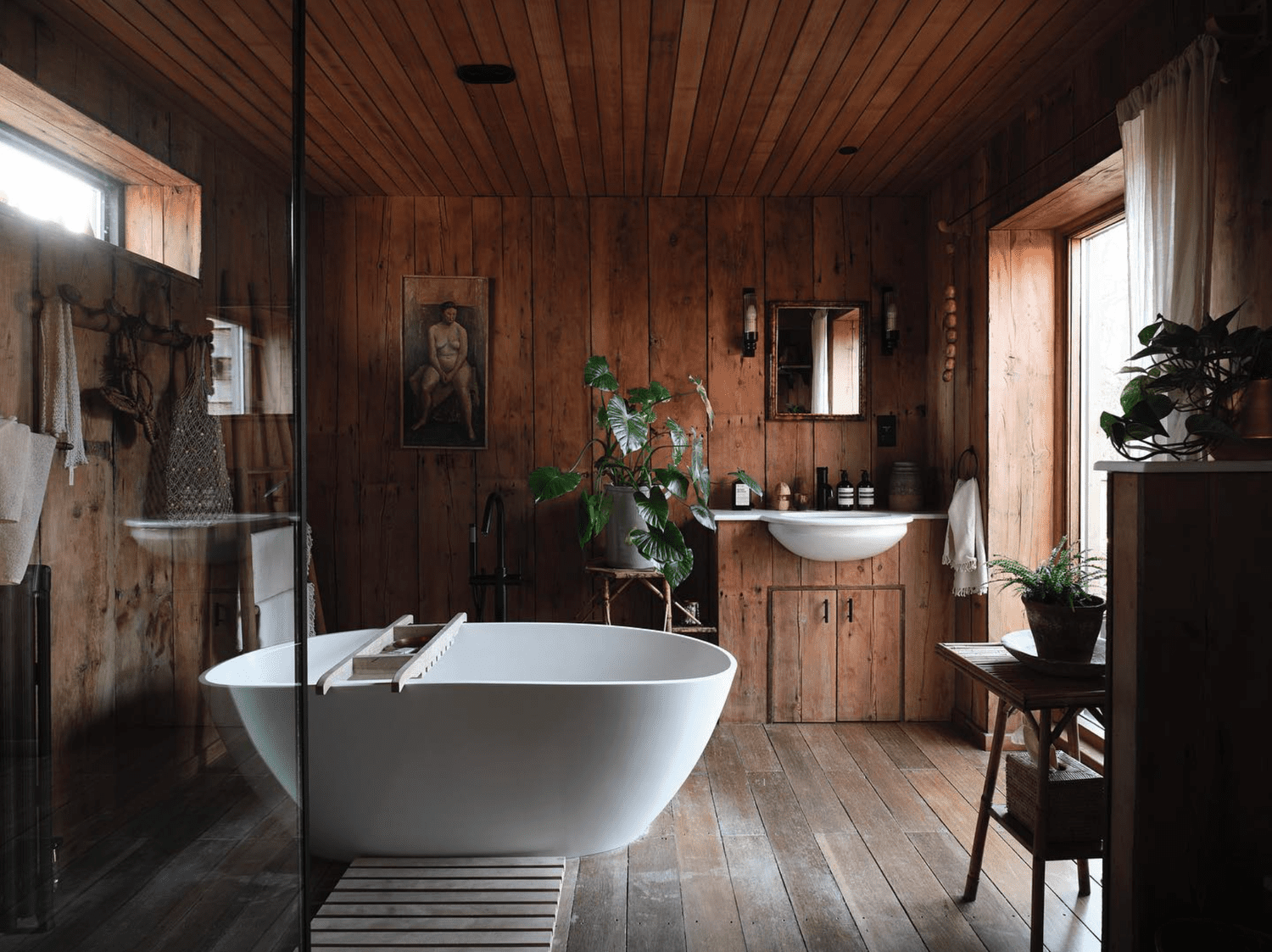 modern tub in cabin 