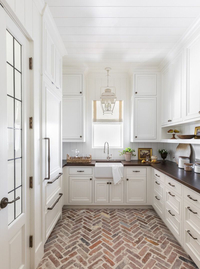 backsplash for white cabinets