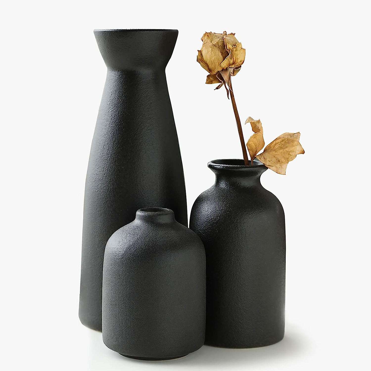 Vasos de cerâmica preta