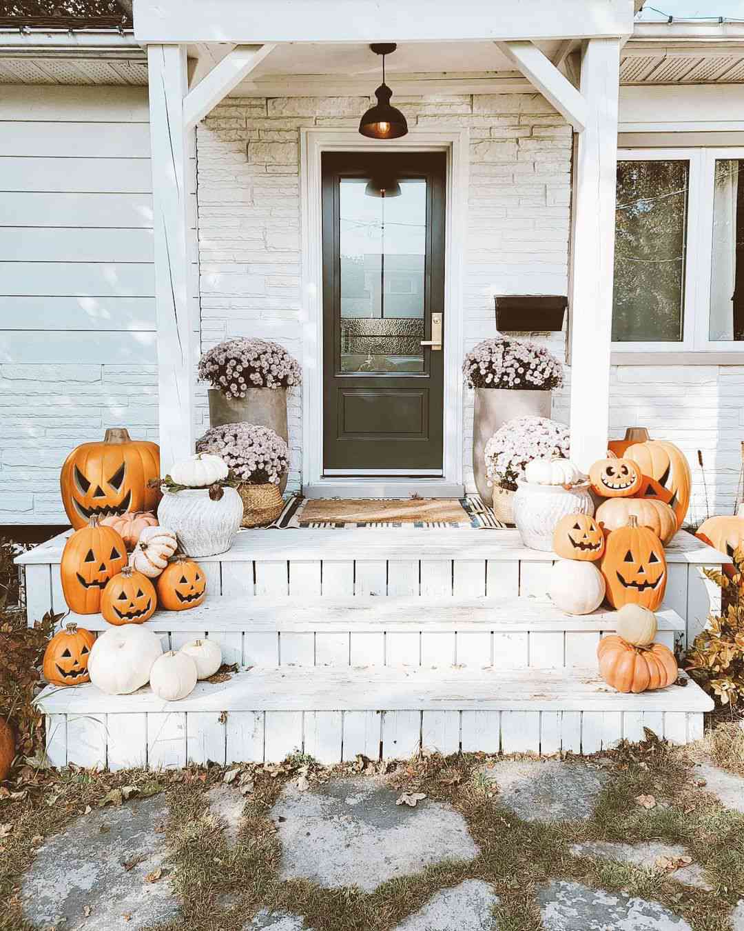 idéias de decoração de portas de outono laranja e roxo preto 