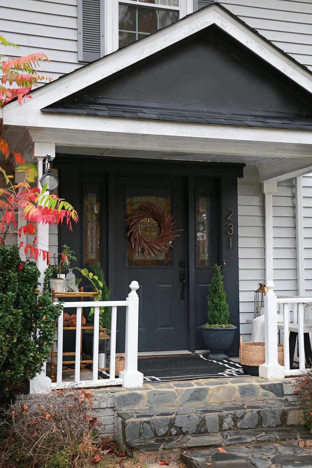 idéias de decoração de portas de outono vermelho-marinho queimado