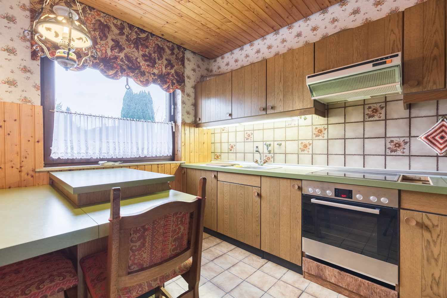 How to redo 70s-era kitchen cabinets