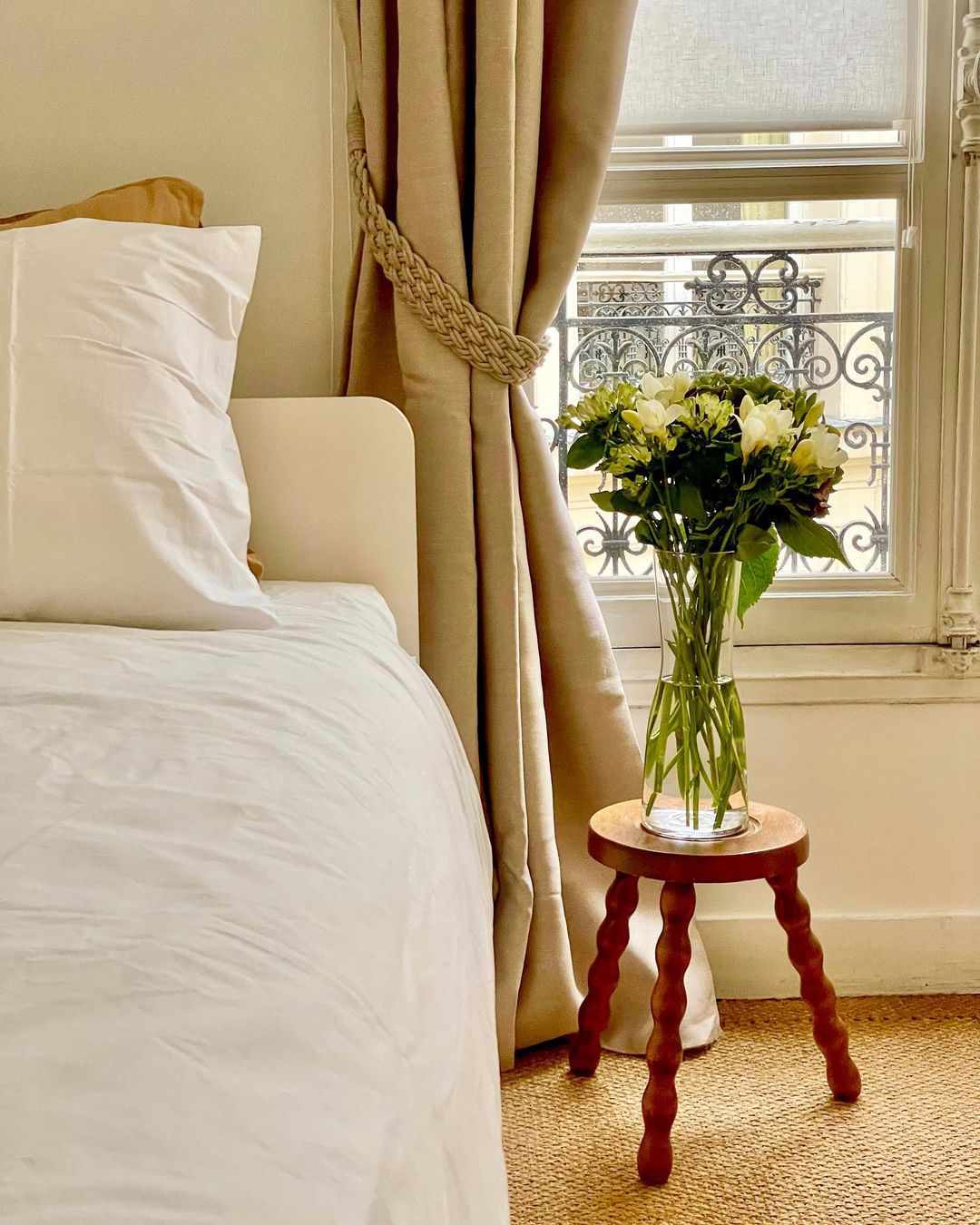 apartment bedroom ideas flowers