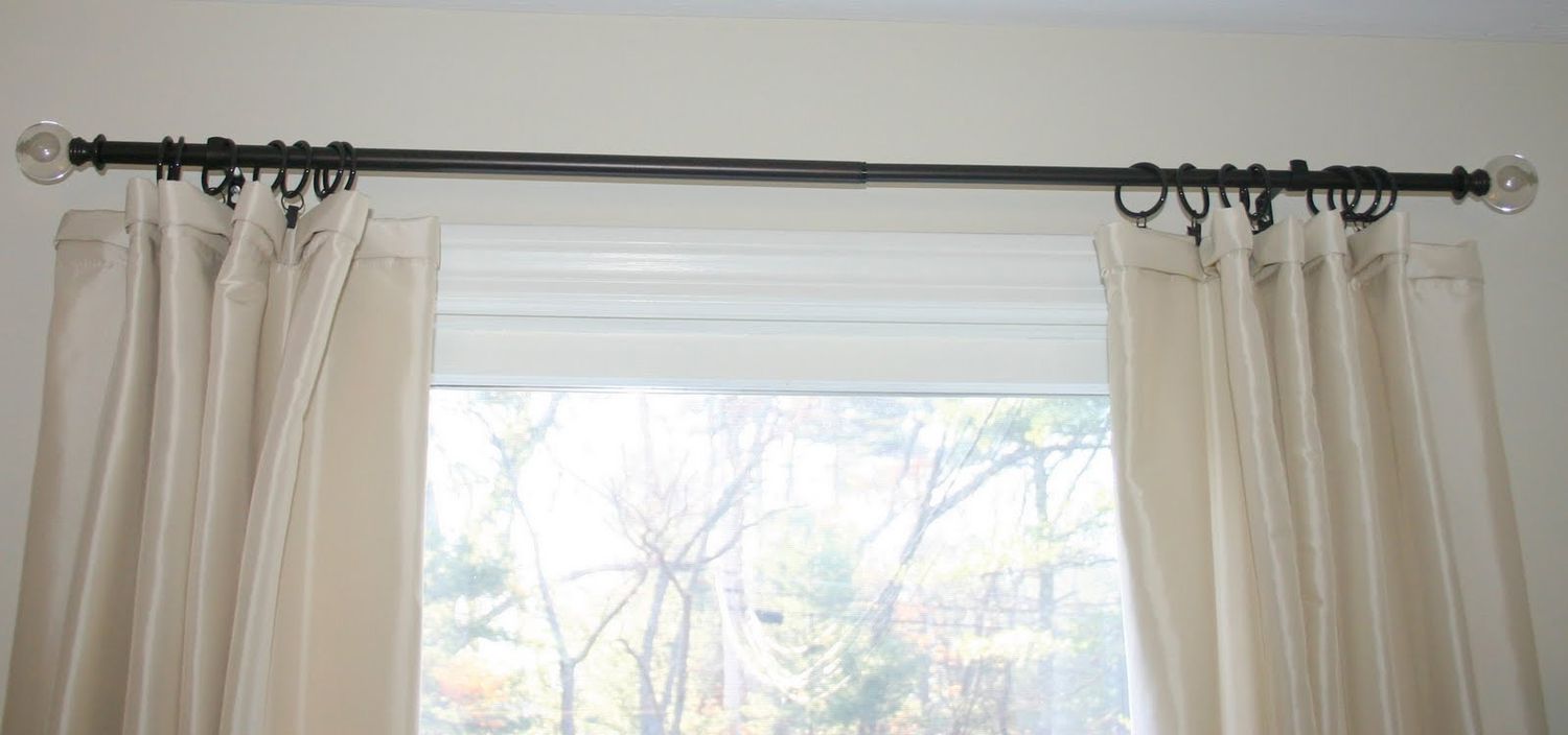 Uma haste de cortina DIY de comprimento longo