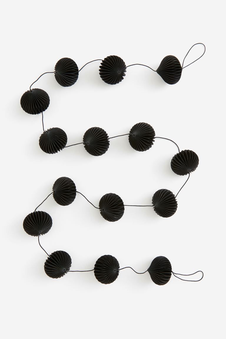 black honeycomb garland