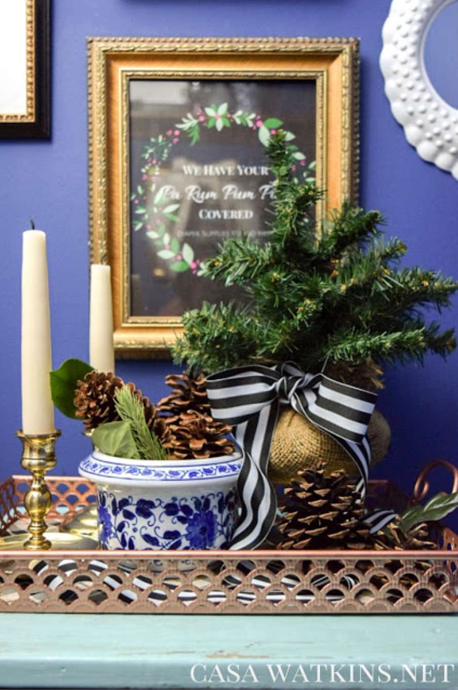 powder room christmas decor