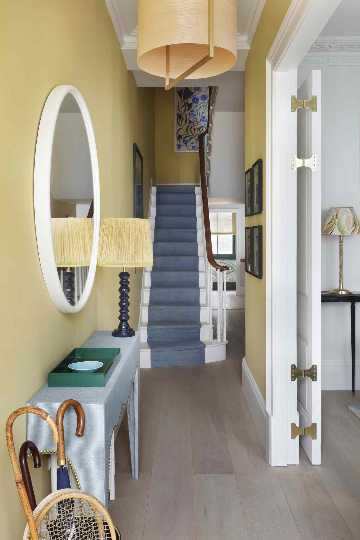 escaleras de madera ideas alfombra corredor