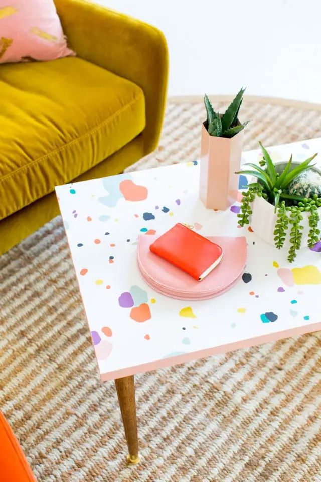 Uma mesa de centro DIY de terrazzo falso