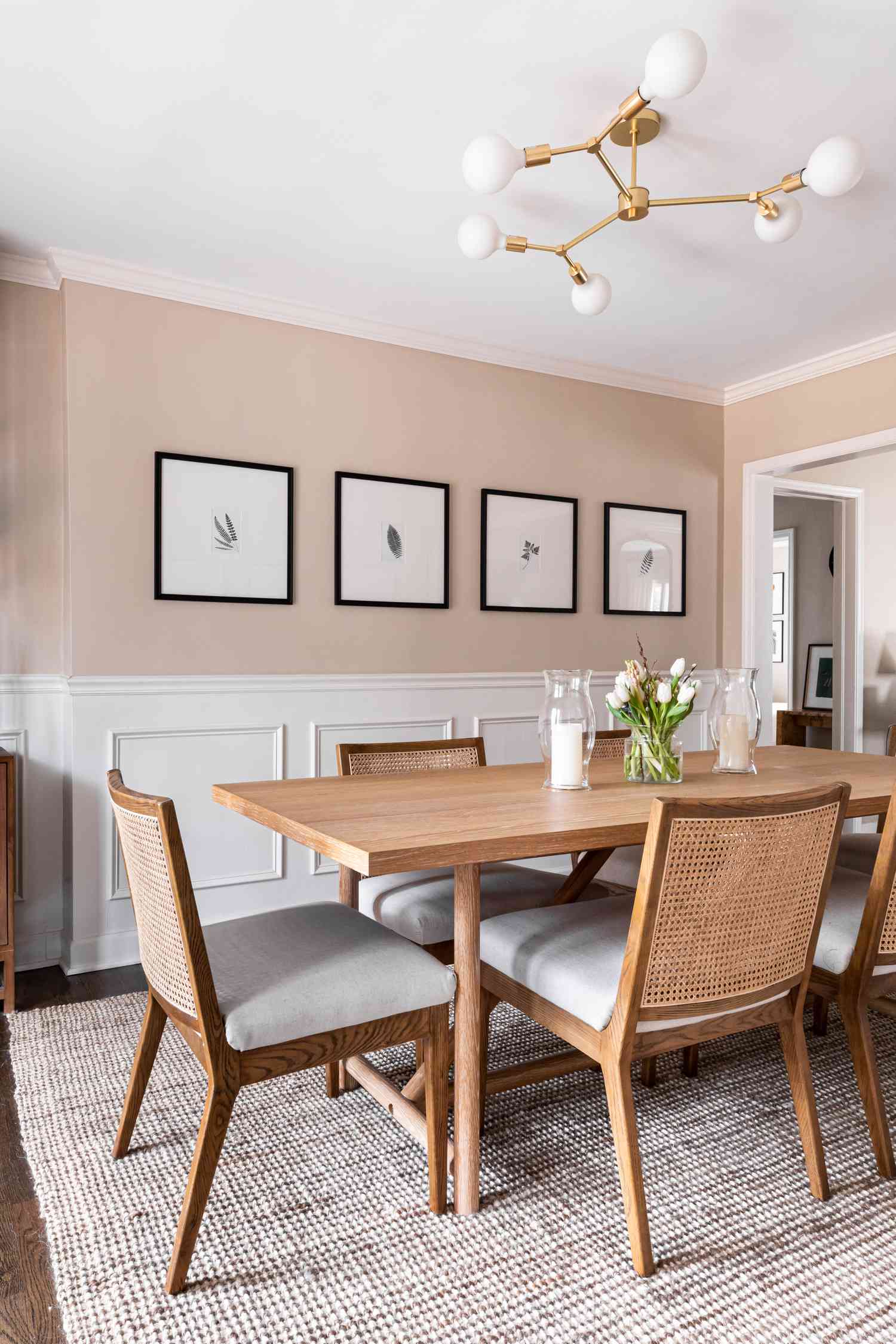 chair rail molding in dining room