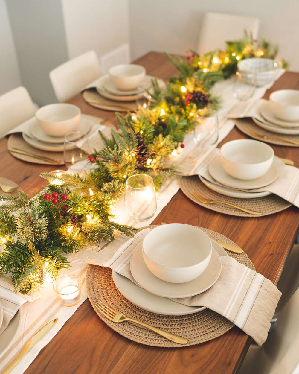 Minimalist neutral Christmas tablescape