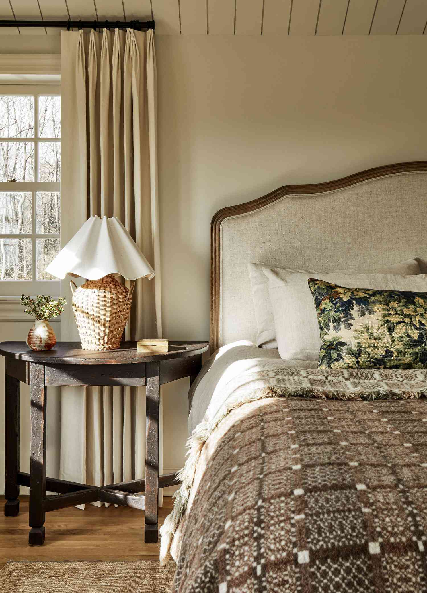 farmhouse bedroom with antiques