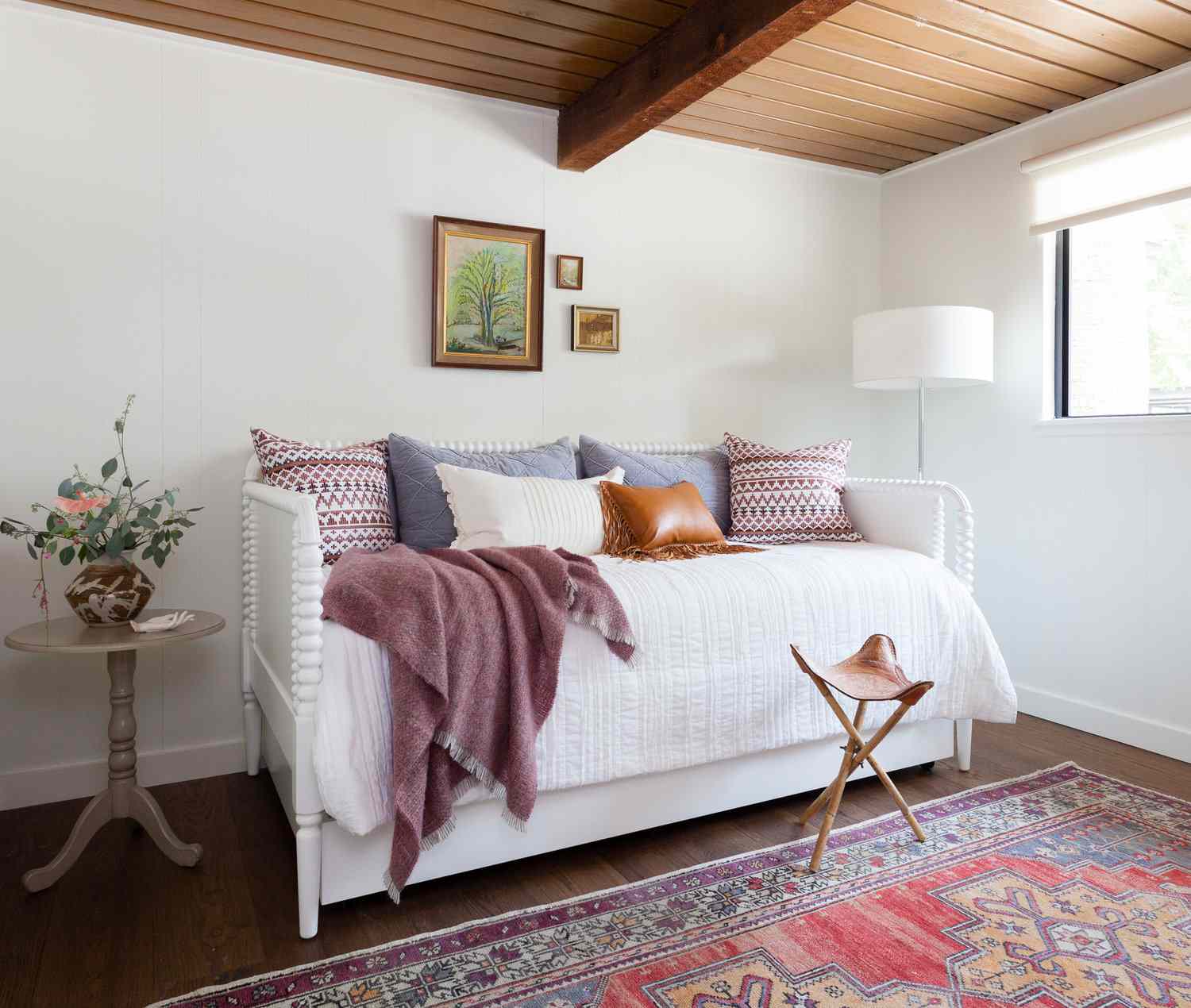 Daybed with shiplap ceiling
