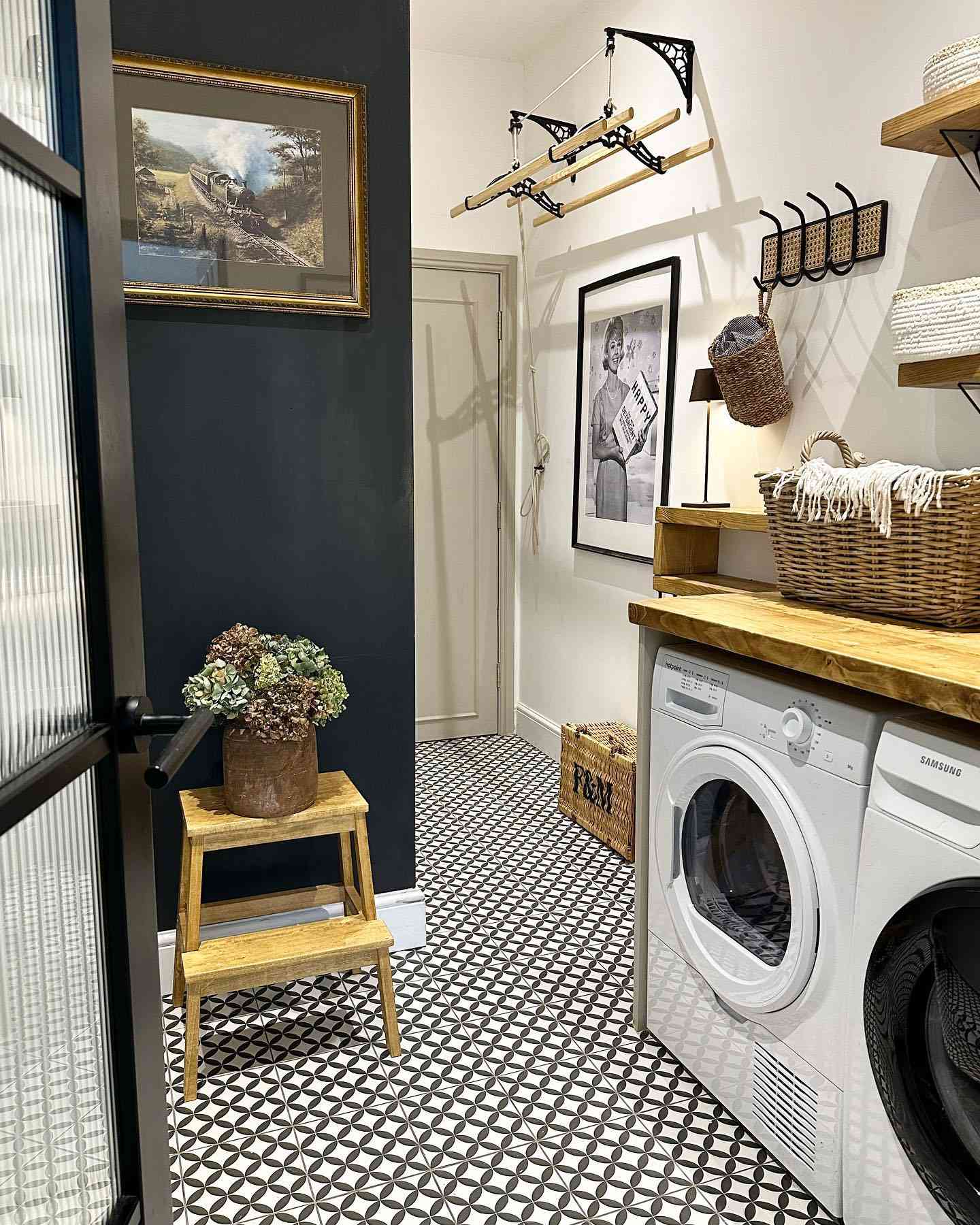 Rustikale Waschküche mit Vintage-Details 