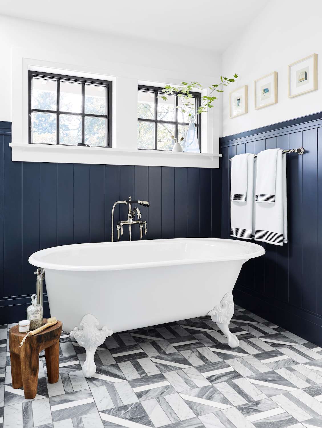 shiplap half wall bathtub