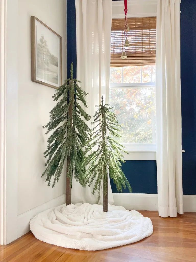DIY-Weihnachtsbaum aus echten Zweigen und Stöcken