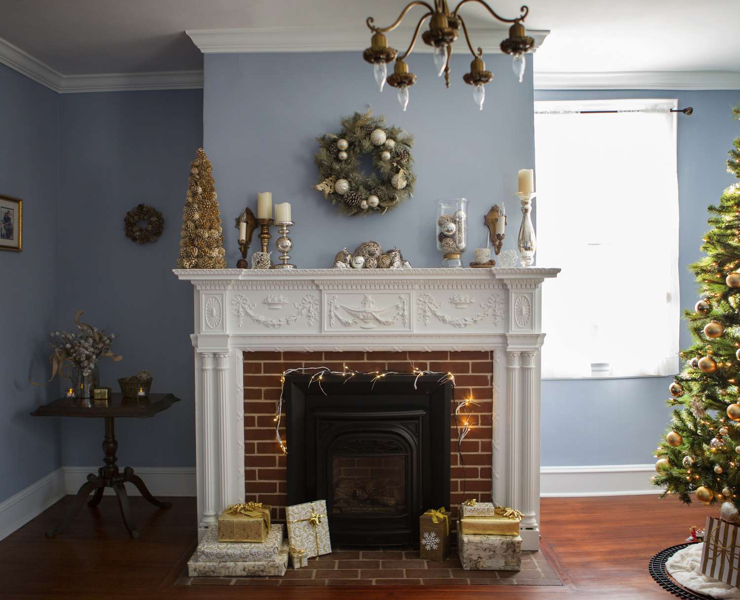 neutral christmas mantel