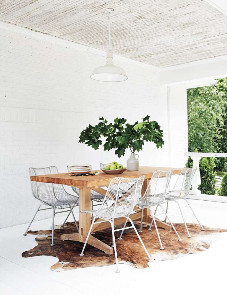 modern farmhouse outdoor dining room