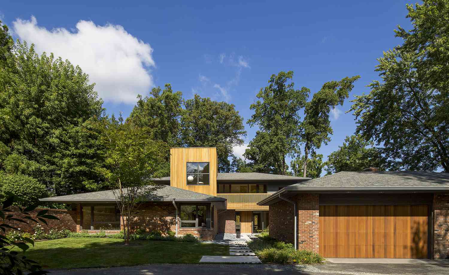 midcentury exterior with wood and brick