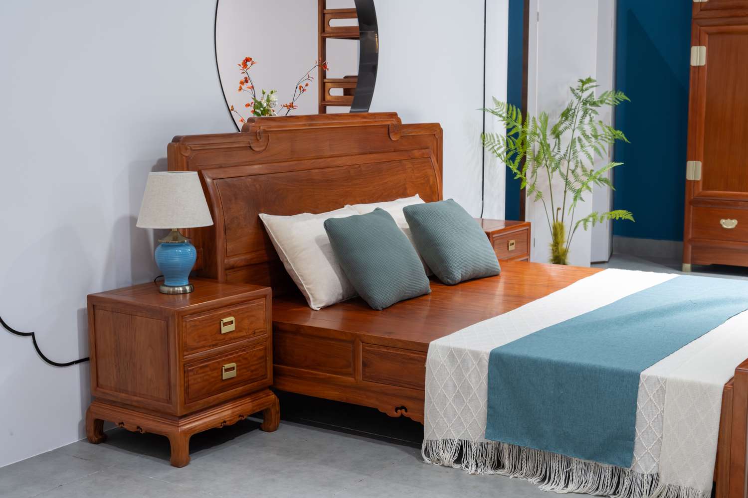 matching bedroom furniture set