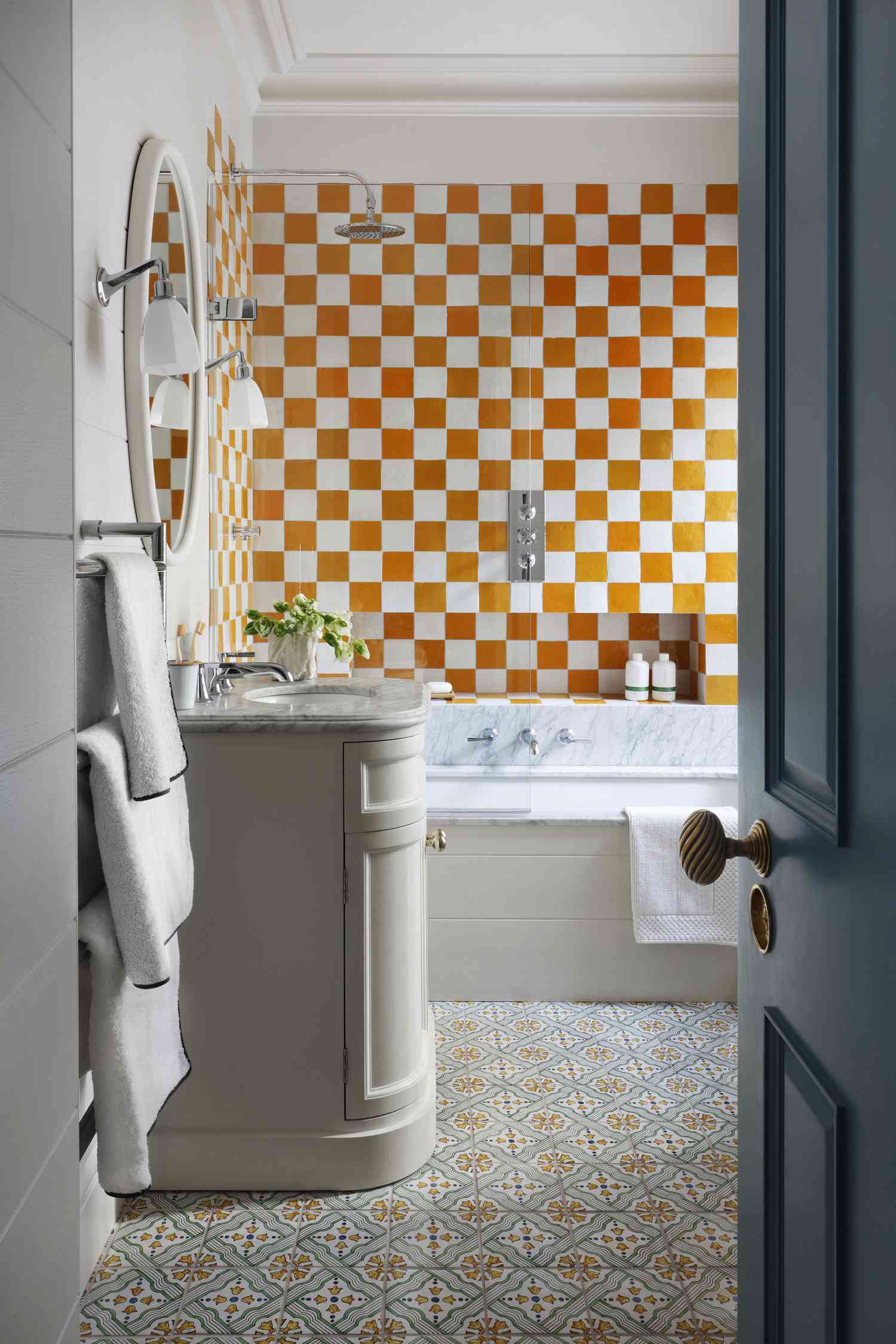 checkerboard bathtub tile ideas