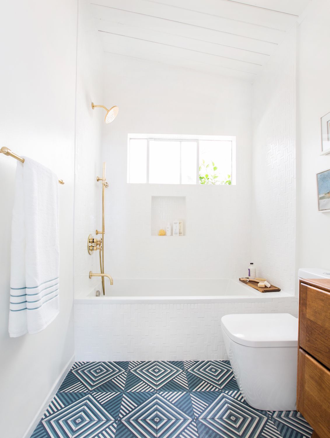 ideias de azulejos para banheiras modernas